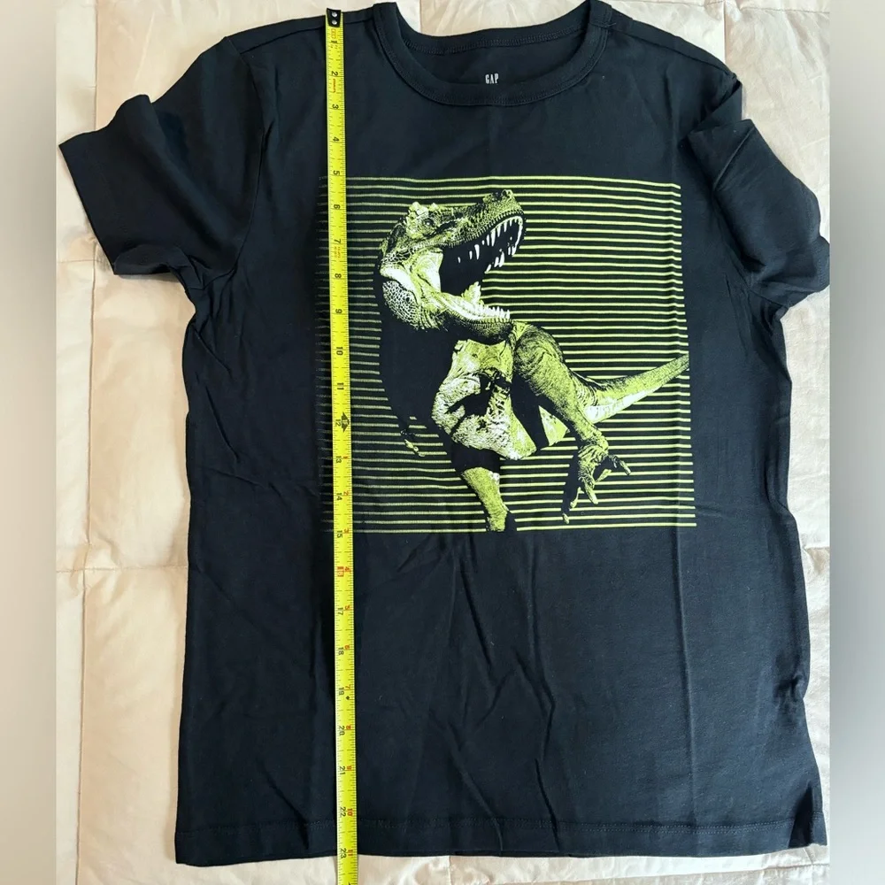 Set of 2 NWOT Gap Kids XL Tees - Picture 3 of 5